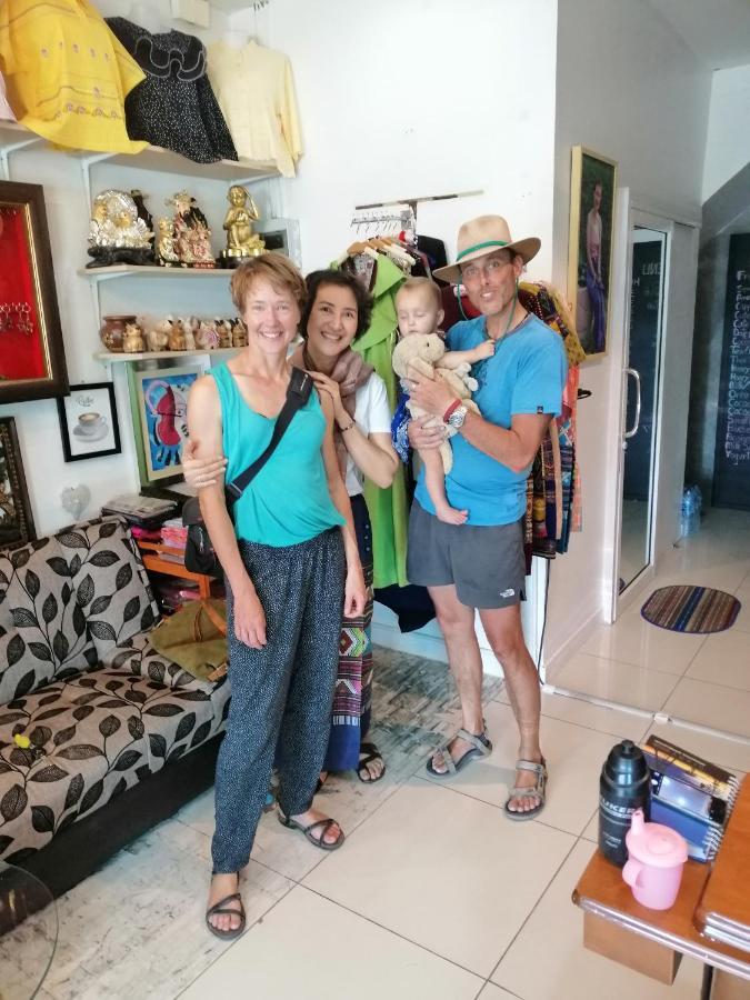 Aekkalukthai Hostel Rayong Exteriör bild