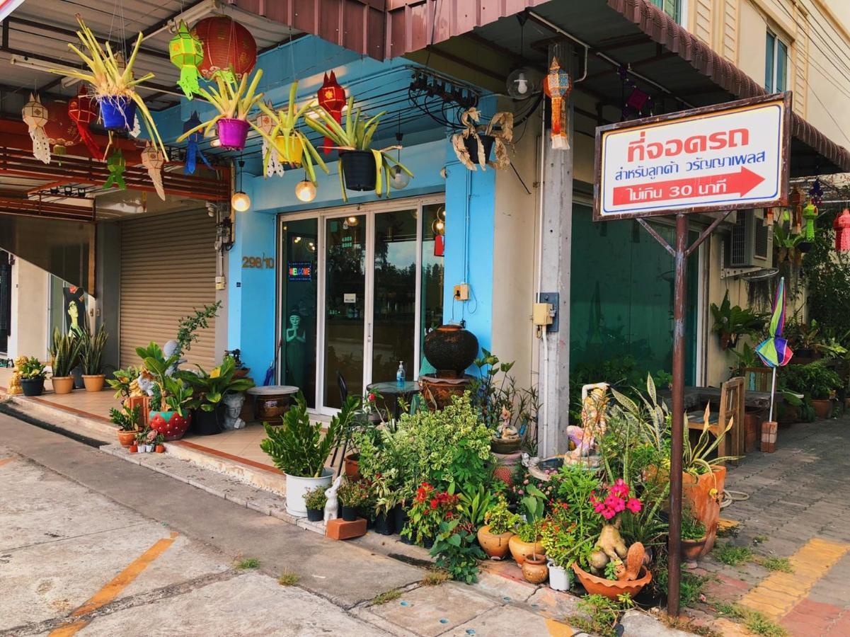 Aekkalukthai Hostel Rayong Exteriör bild
