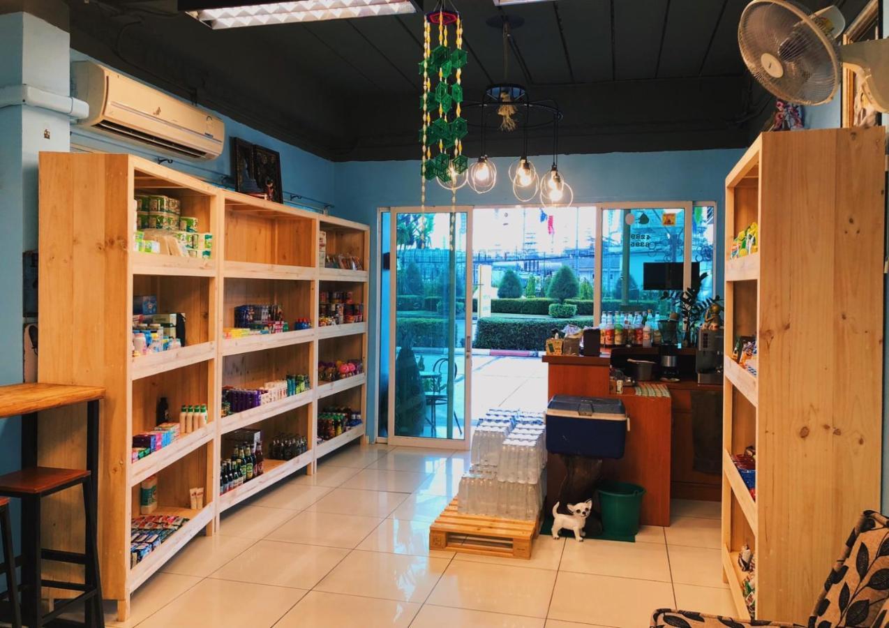Aekkalukthai Hostel Rayong Exteriör bild
