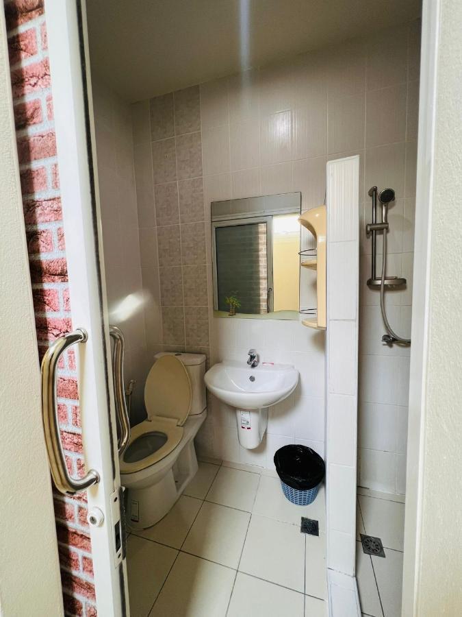Aekkalukthai Hostel Rayong Exteriör bild
