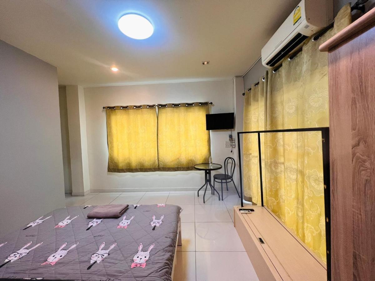 Aekkalukthai Hostel Rayong Exteriör bild
