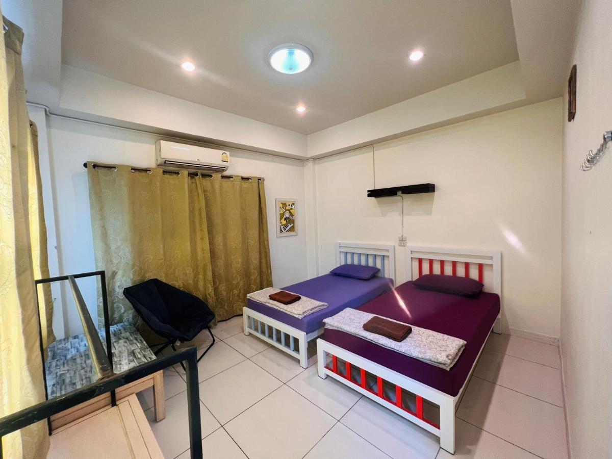 Aekkalukthai Hostel Rayong Exteriör bild