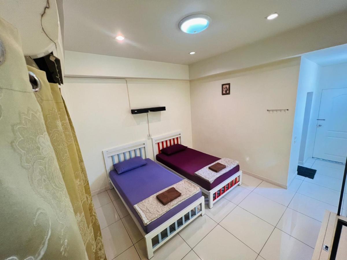Aekkalukthai Hostel Rayong Exteriör bild
