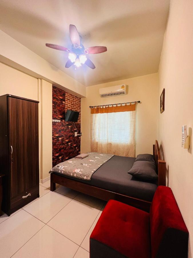 Aekkalukthai Hostel Rayong Exteriör bild