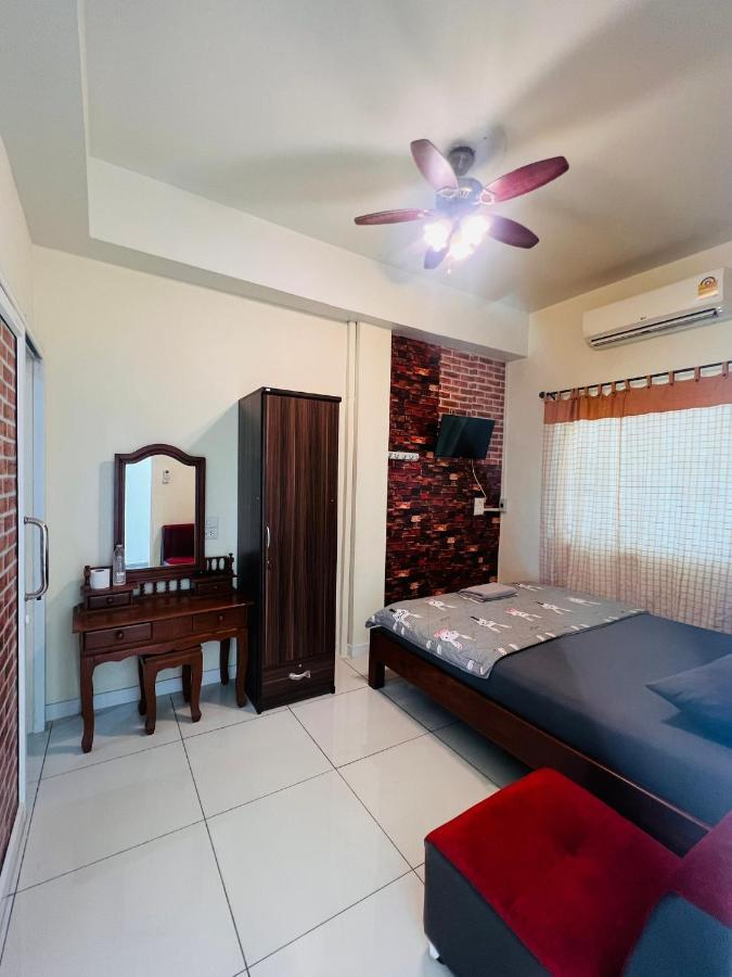 Aekkalukthai Hostel Rayong Exteriör bild